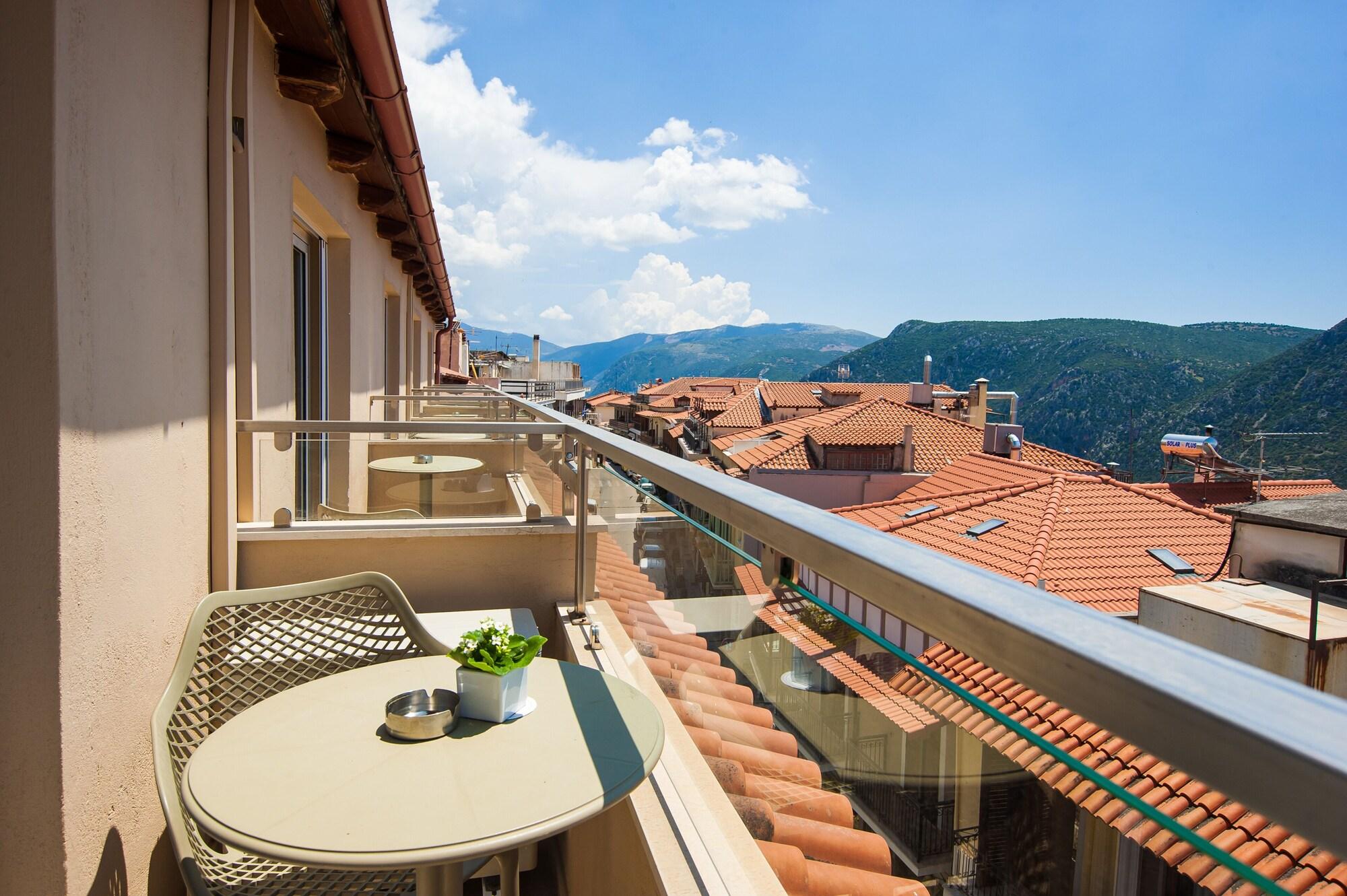 Hotel Parnassos 3*