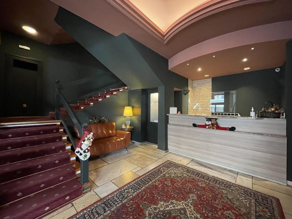 Parnassos Hotel