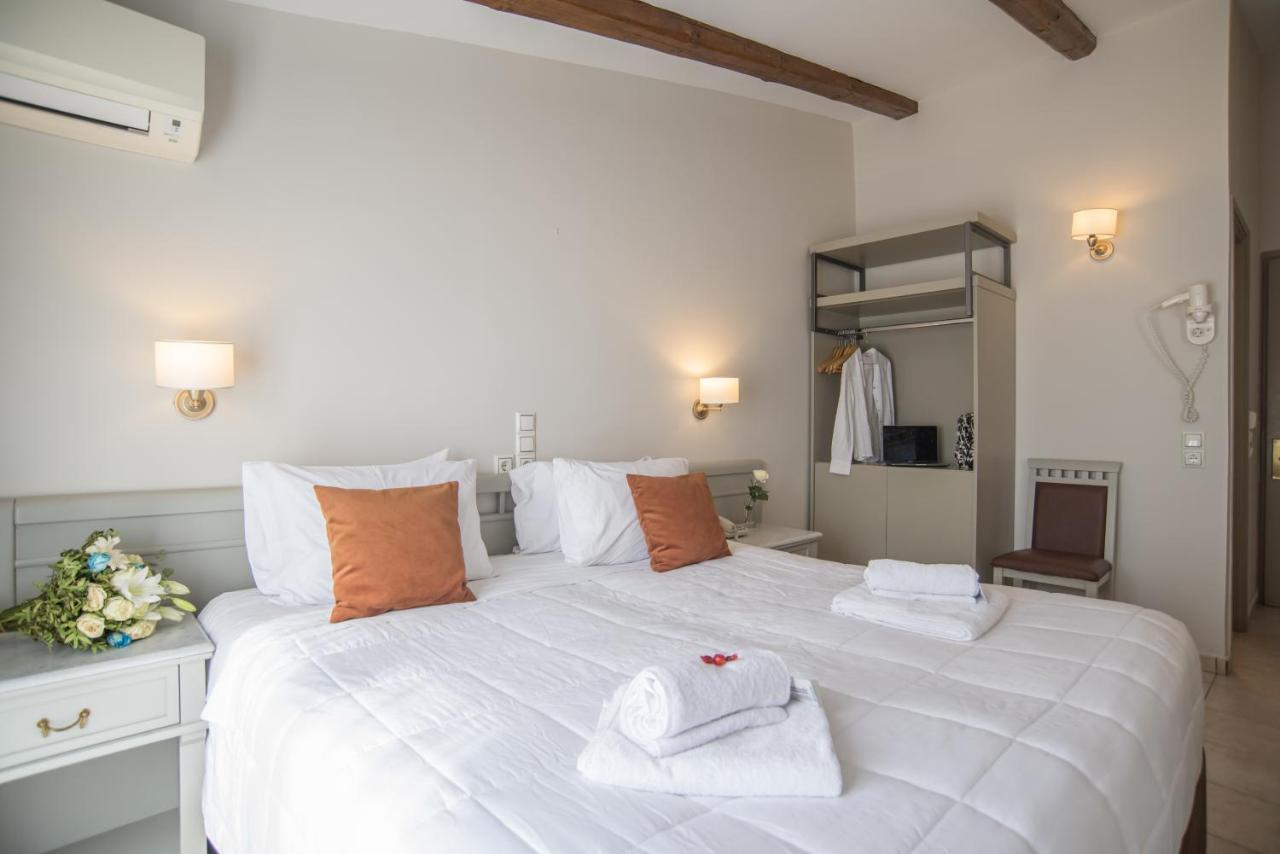 Parnassos Hotel 3*