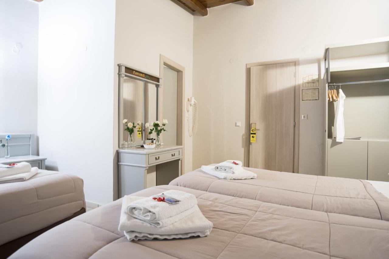 Hotel Parnassos 3*